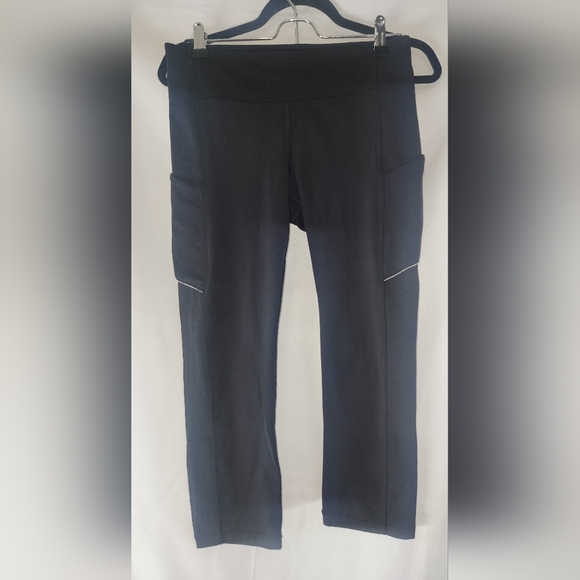 lululemon athletica Pants - LULULEMON Speed Up Crop 21" Size 8 Black High Rise Capri Leggings Reflective
